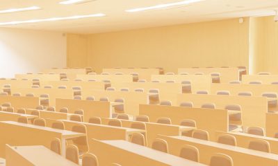an image of an empty classroom.